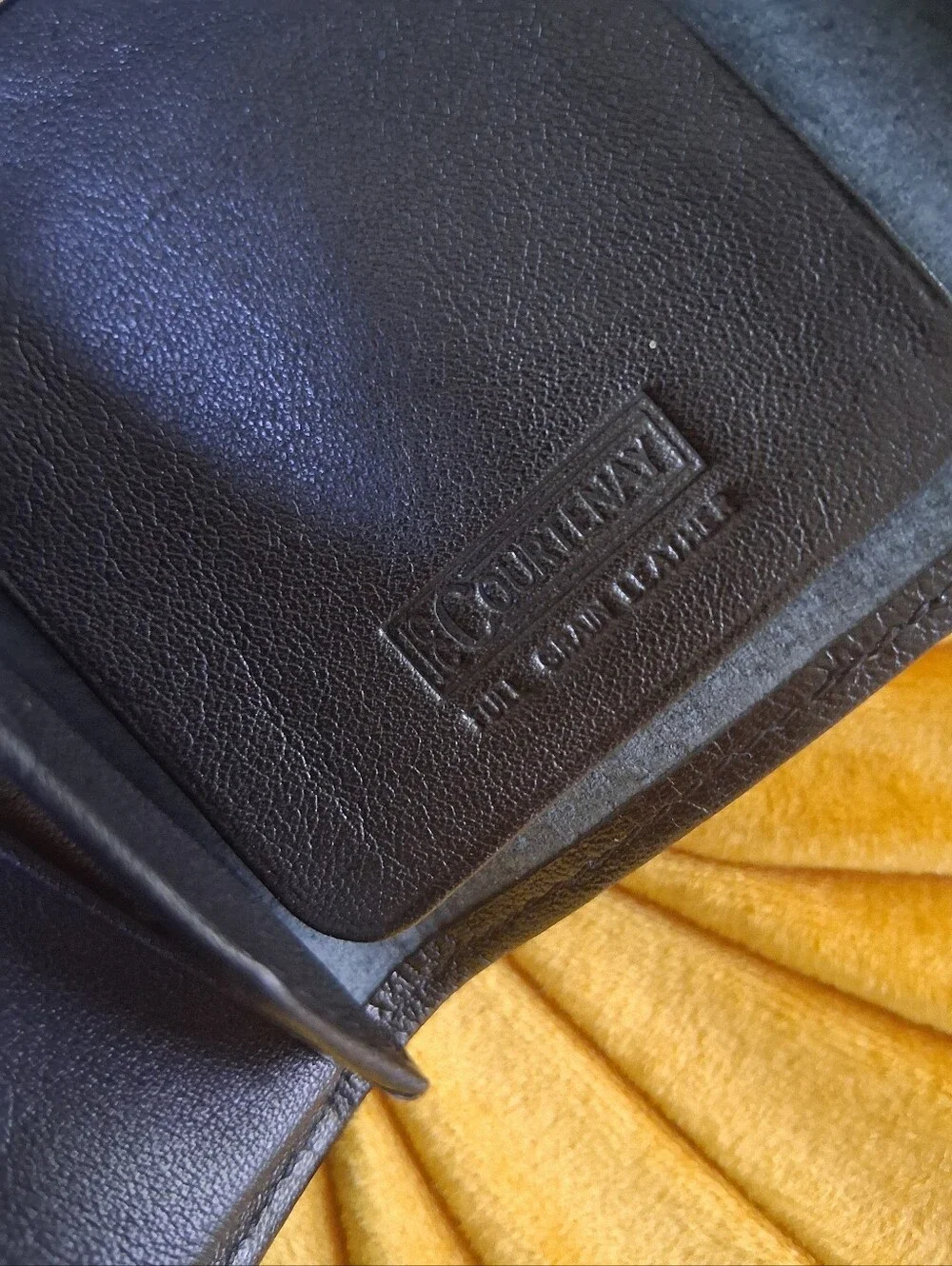 Courtnay Leather Key Wallet